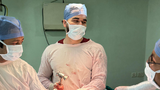 Who is the best ortho specialist in Lucknow for advanced bone and joint treatment?