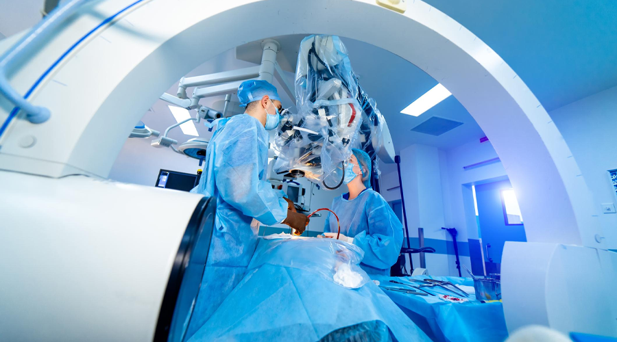 How does advanced robotic surgery help surgeons perform precise and minimally invasive procedures?